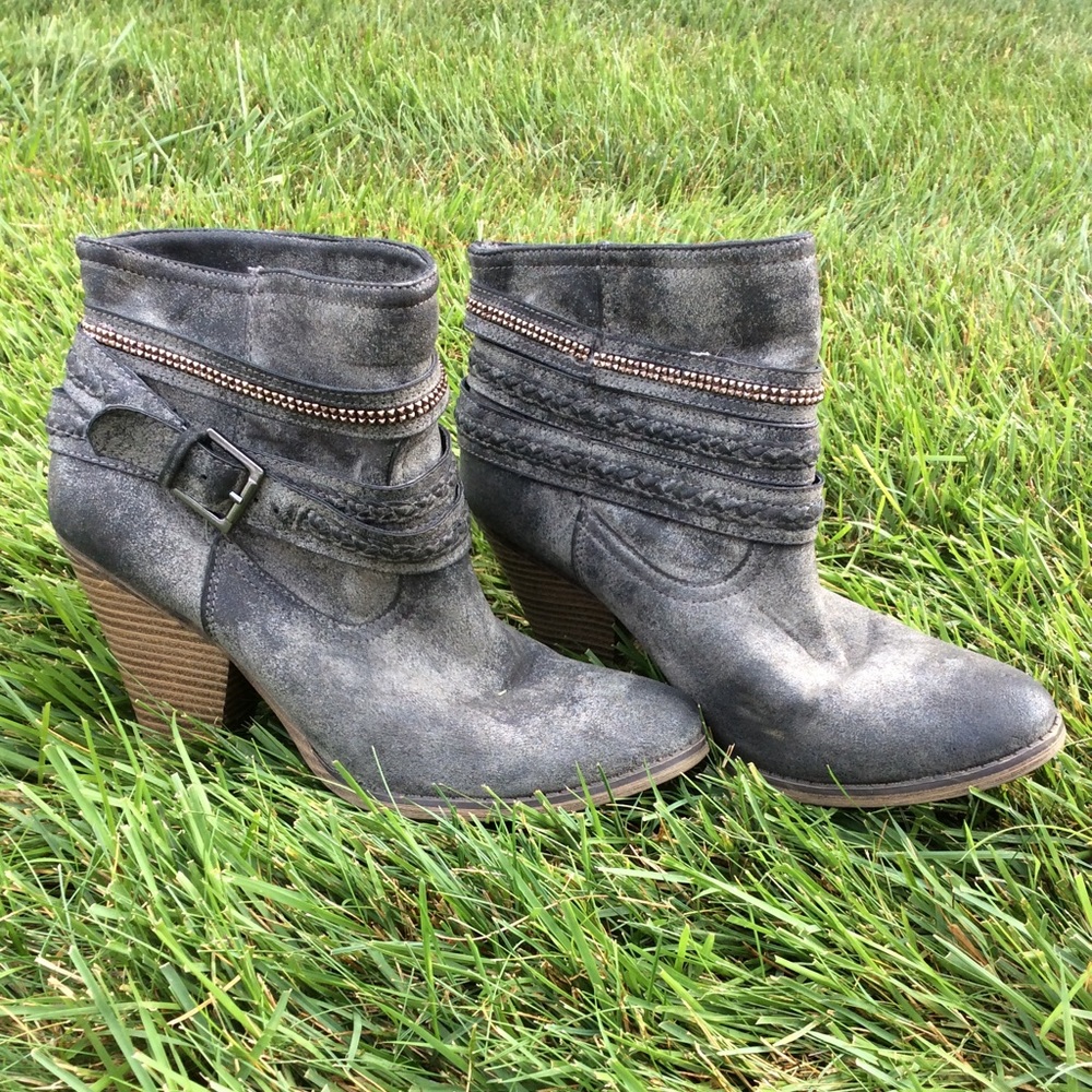 Cute gray booties